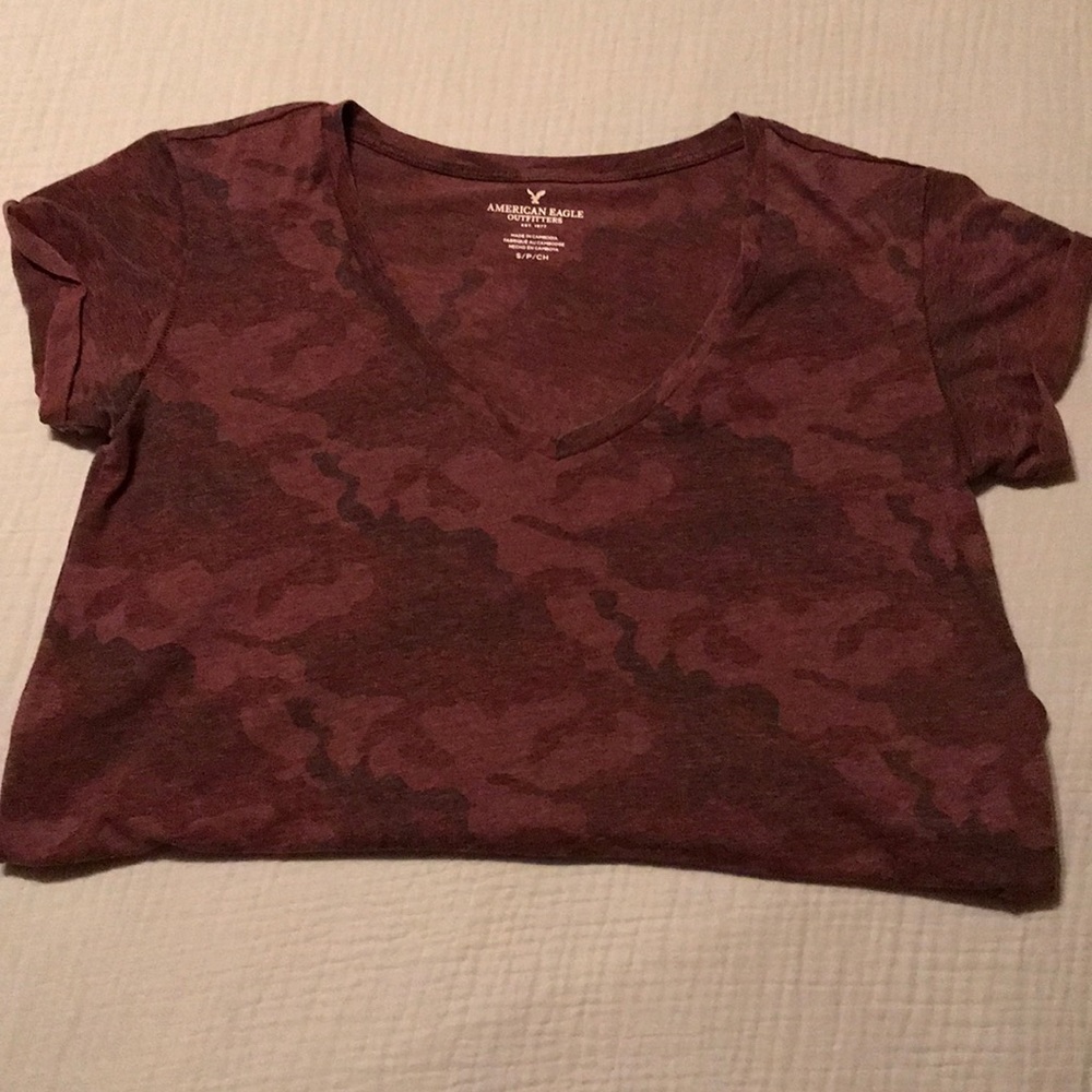 AE V-Neck Tee